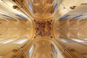 Den architektury láká na konstruce i známá jména